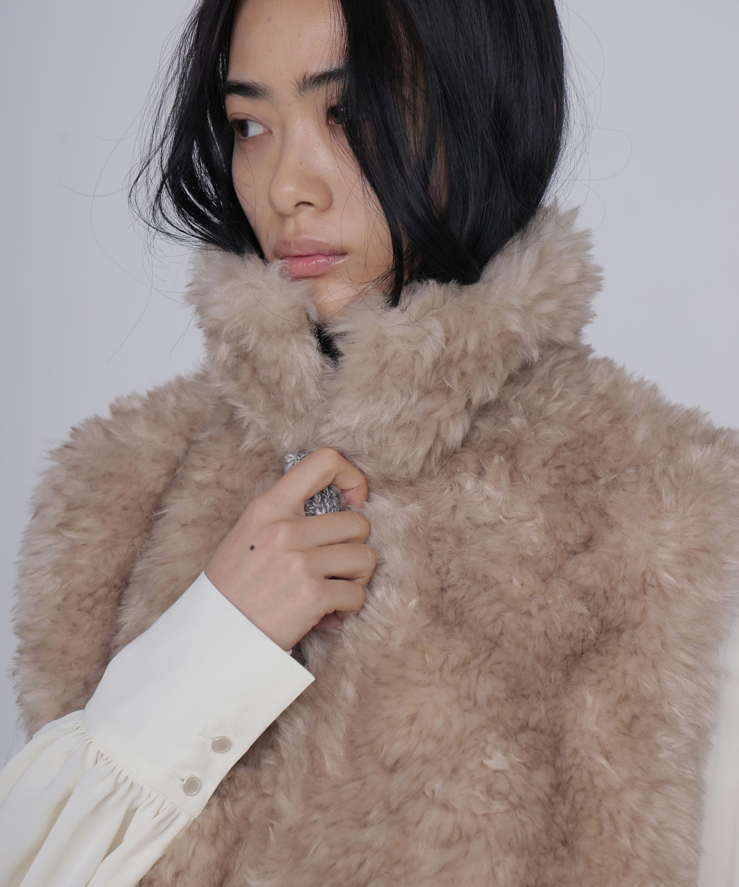 【venit/ヴェニット】REVERSIBLE FUR VEST