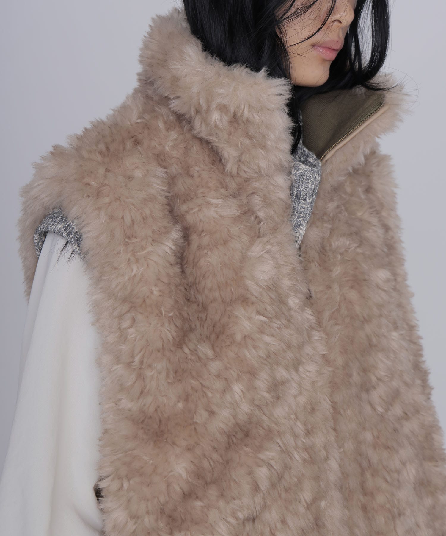 【venit/ヴェニット】REVERSIBLE FUR VEST