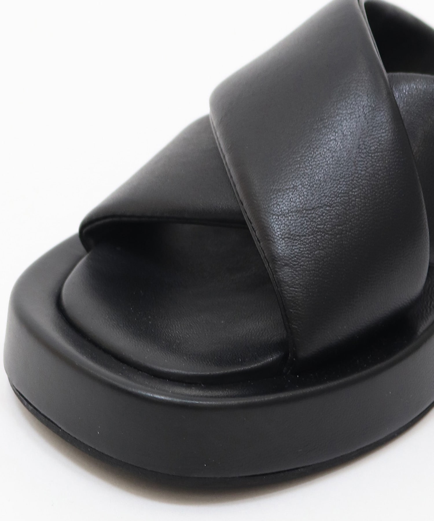 ＜FABIO RUSCONI＞EMA cross design platform sandal