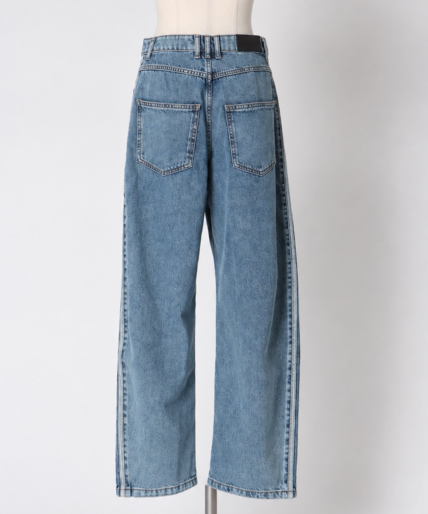 【adidas Originals/アディダスオリジナルス】SST LOOSE DENIM PANTS