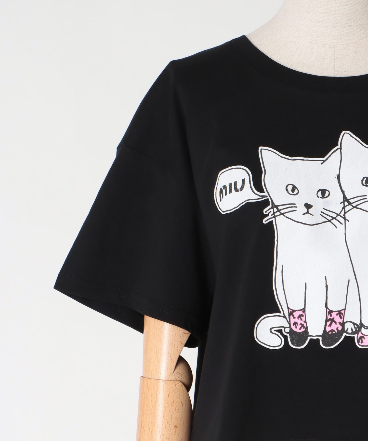 ＜BLACK SCORE＞MIU MIU CATS CROPPED TEE