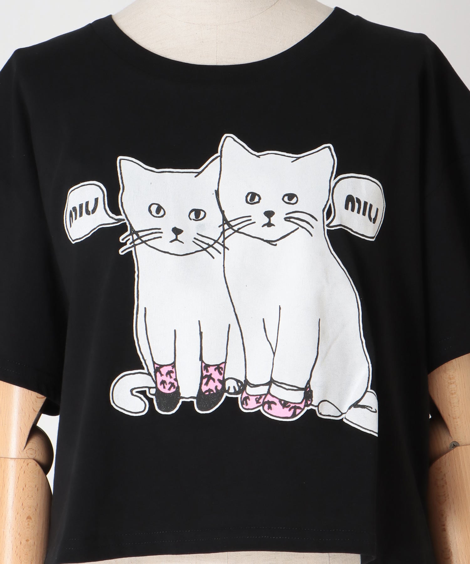 ＜BLACK SCORE＞MIU MIU CATS CROPPED TEE