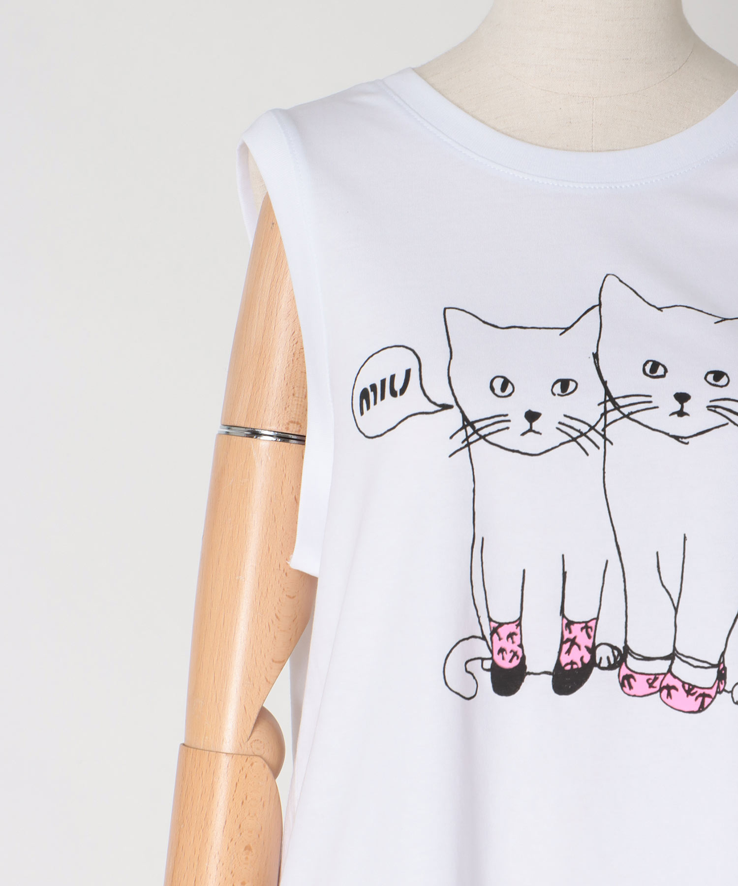 BLACK SCORE＞MIU MIU CATS TANK | AND ON JIONE STORE（アンドオン