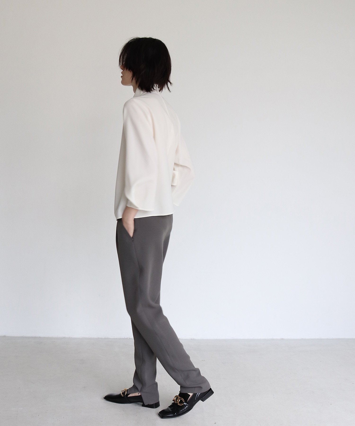 staple shrink slit pants