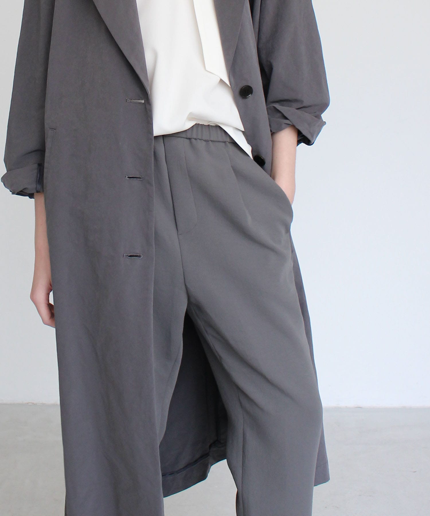 staple shrink slit pants