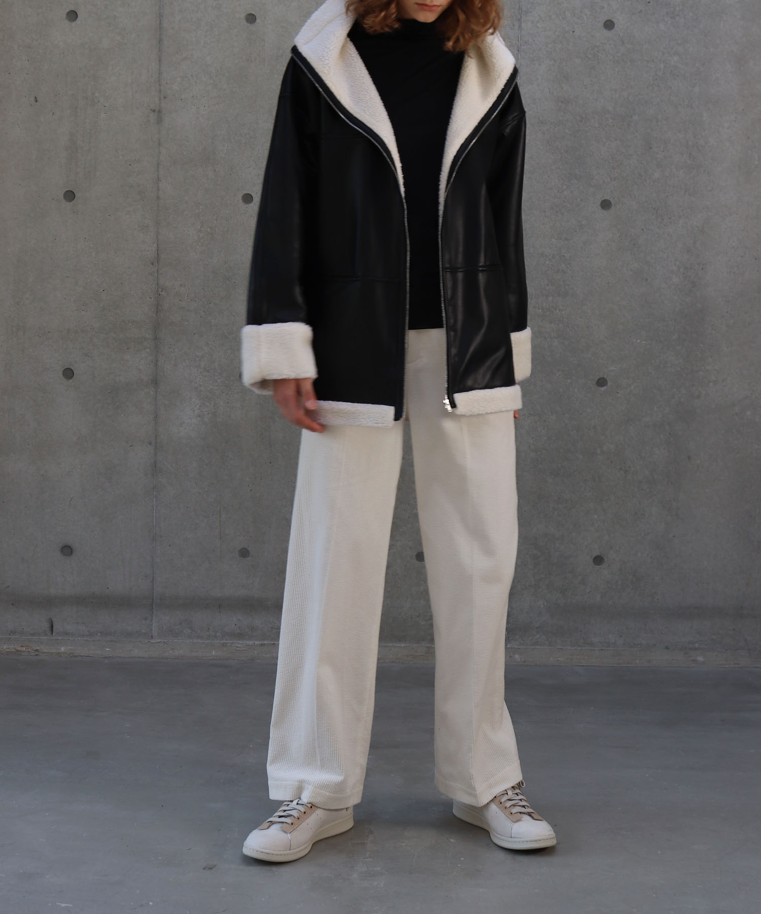 fake leather×boa over zip blouson