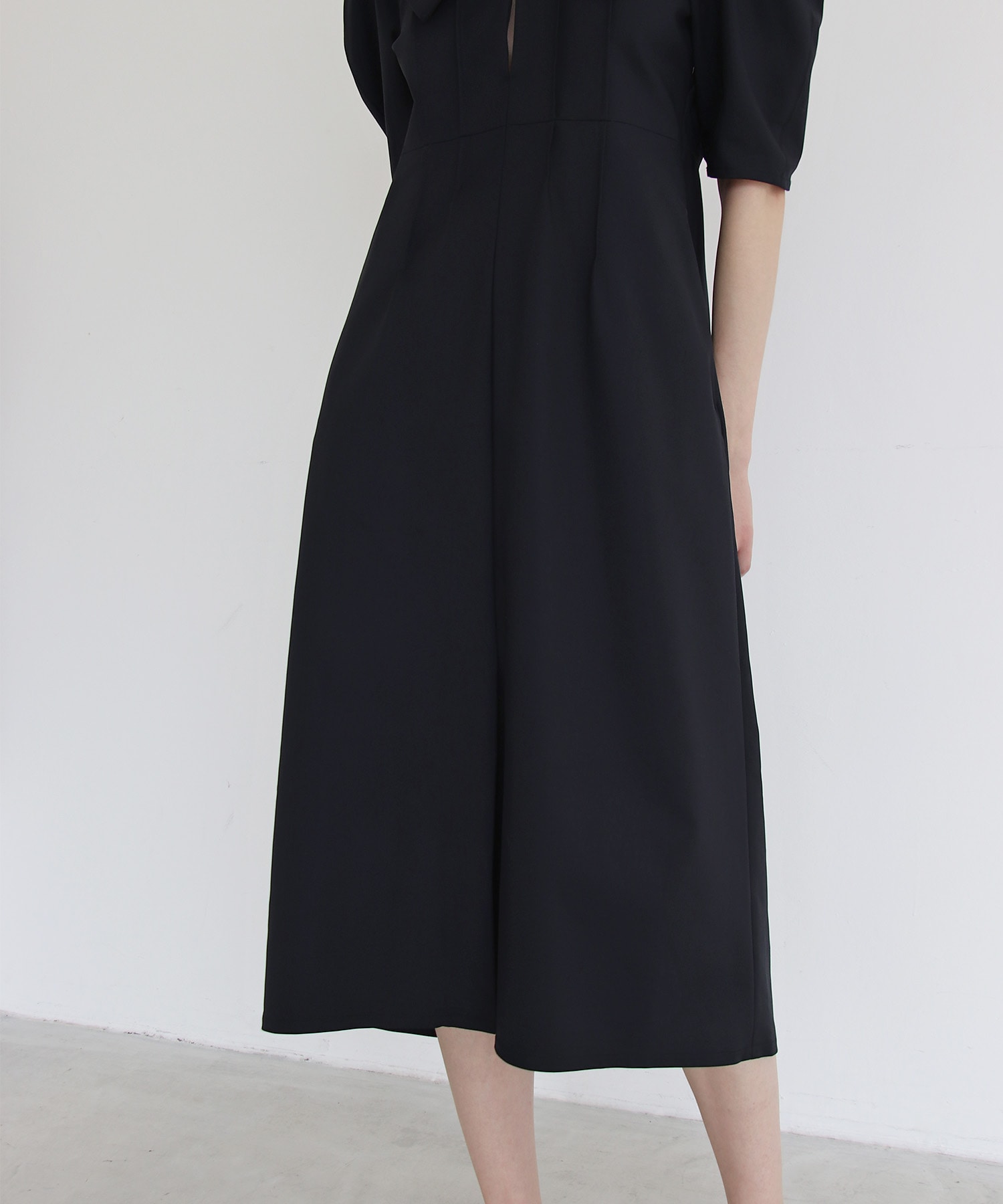 square collar dress