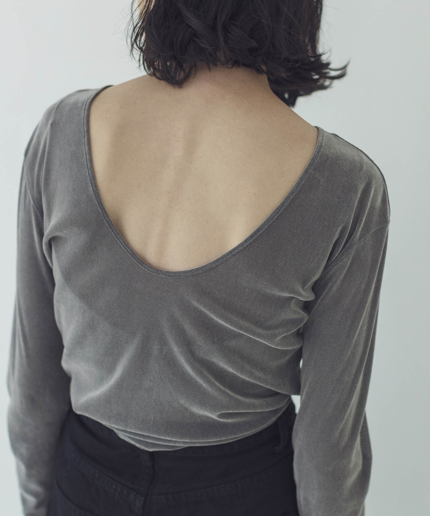 U neck flocky tulle pull | AND ON JIONE STORE（アンドオン）ジオン