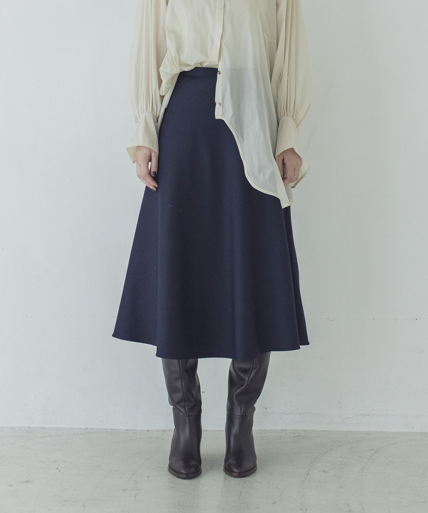 TW clean flare skirt