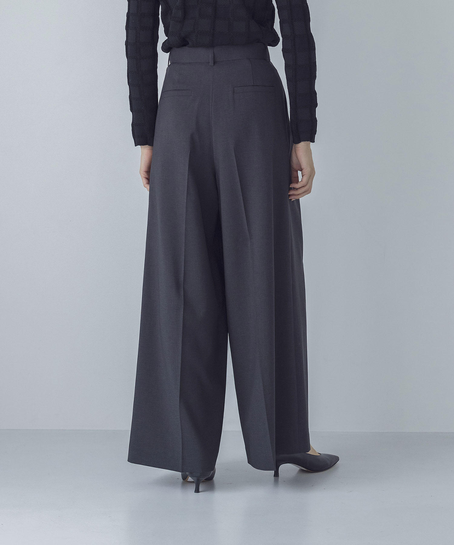 SARADORA two tuck buggy pants