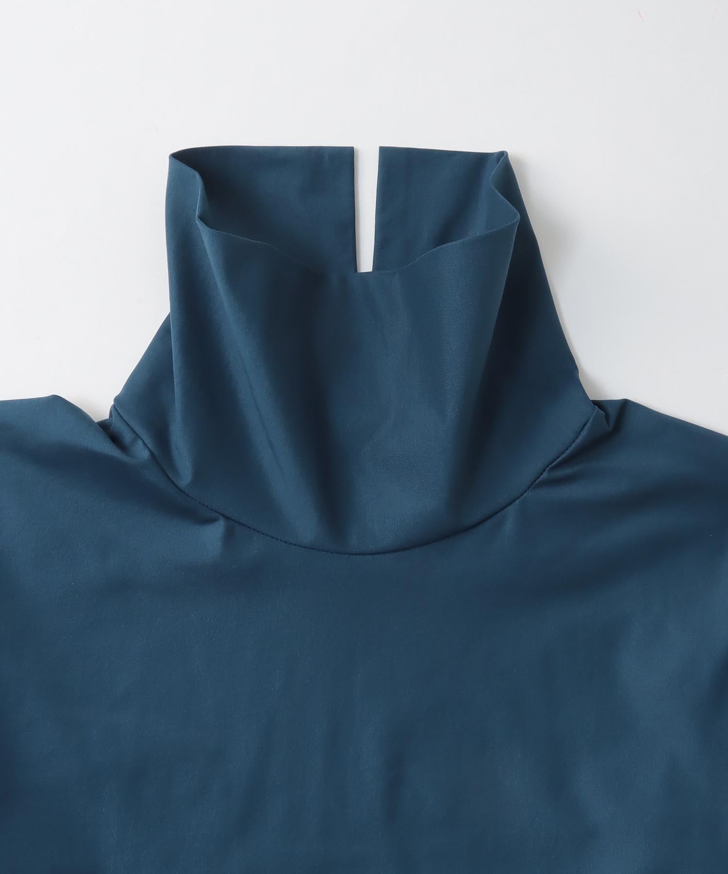 higt collar gathered skirt dress