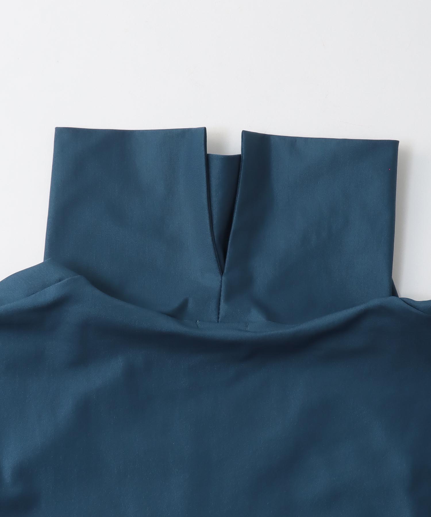 higt collar gathered skirt dress