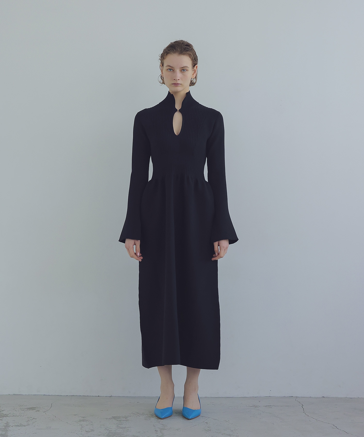 higt collar bell sleeve knit dress