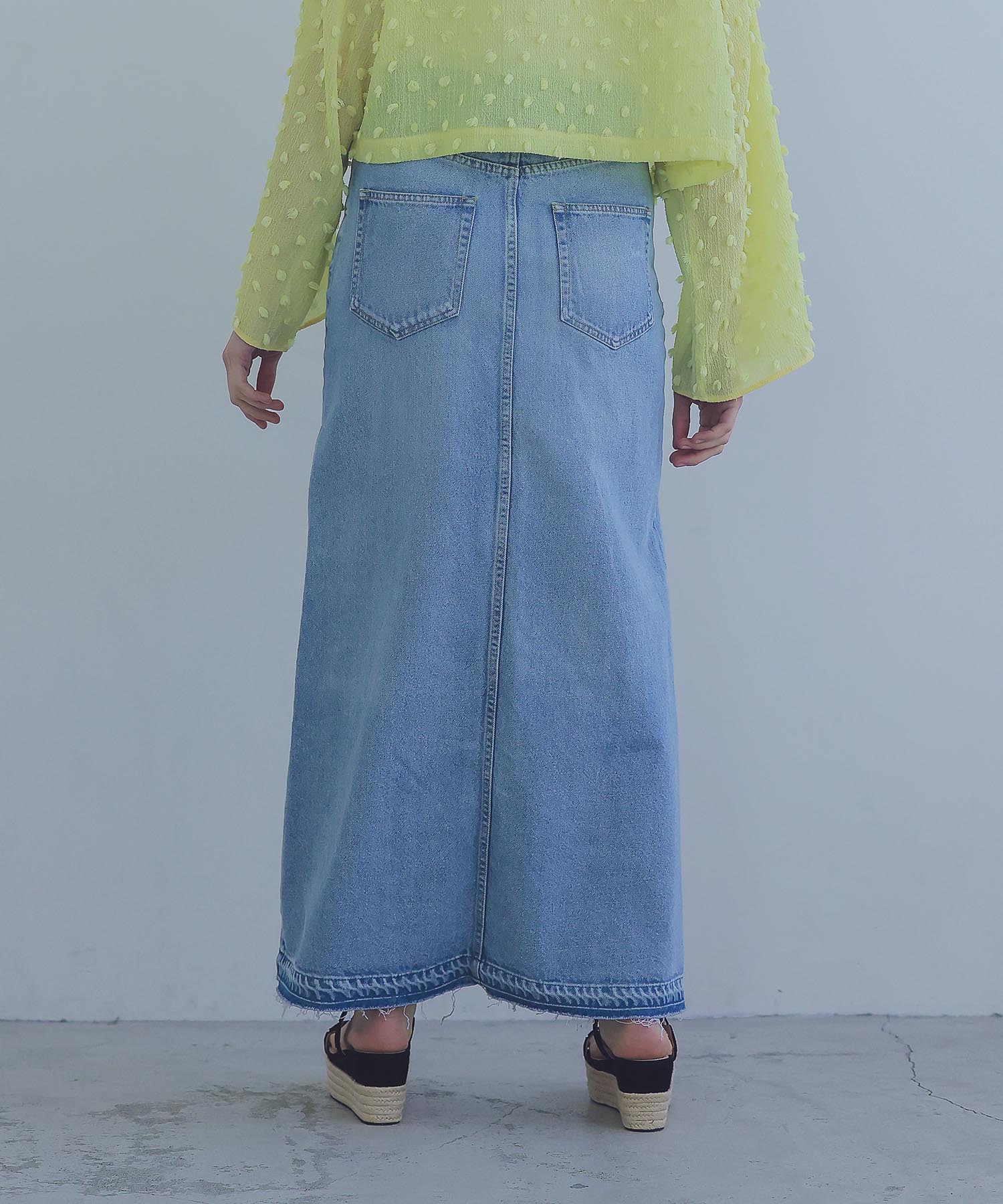 1990 deep slit denim skirt