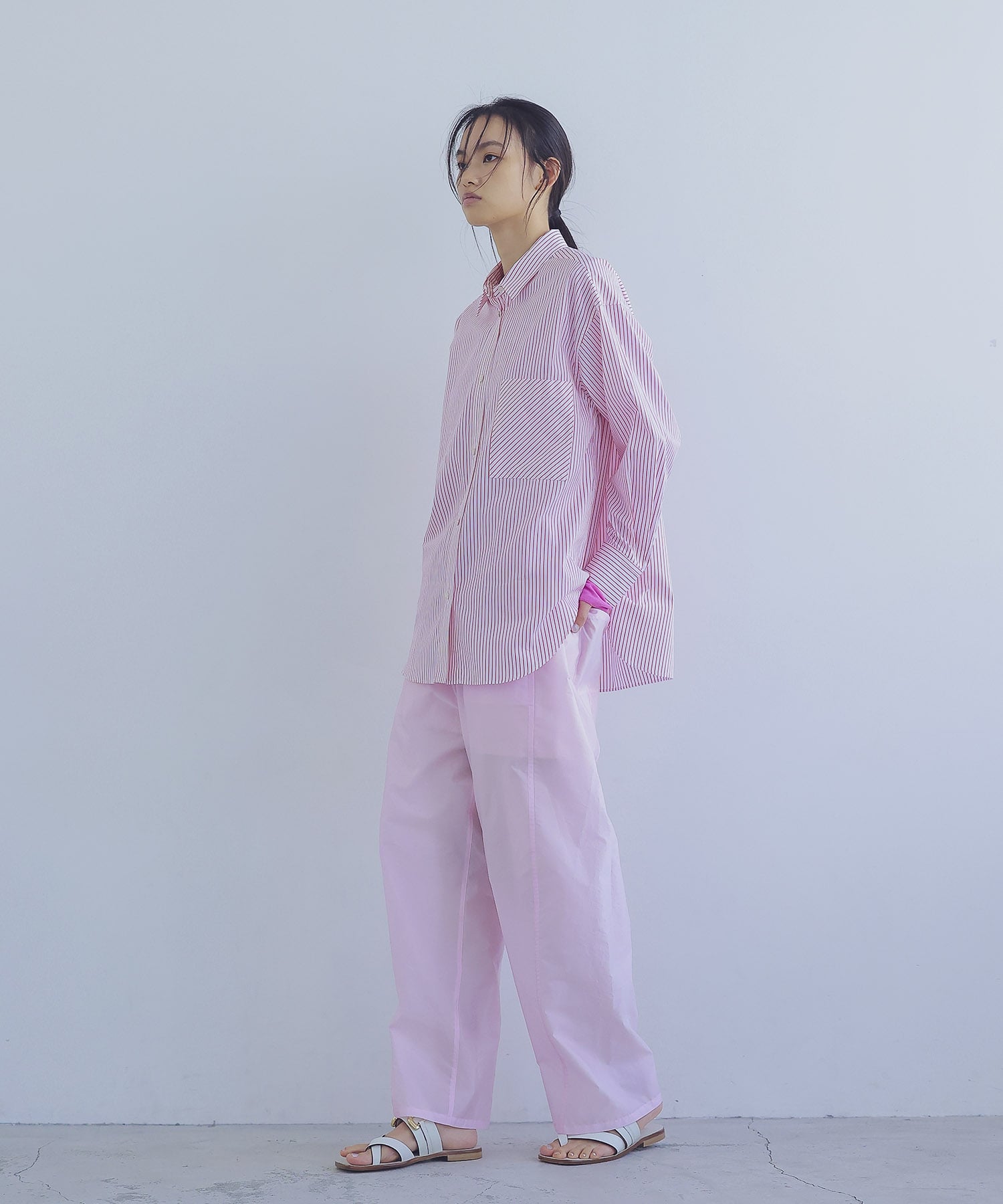 air taffeta relax curved line pants