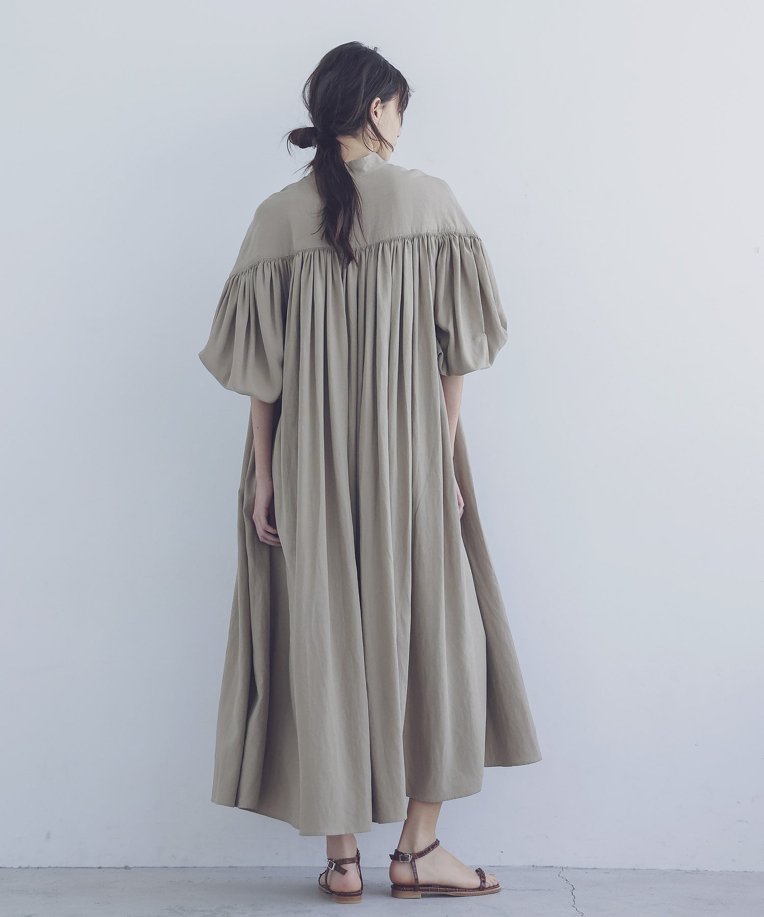 volume pleats tuck dress