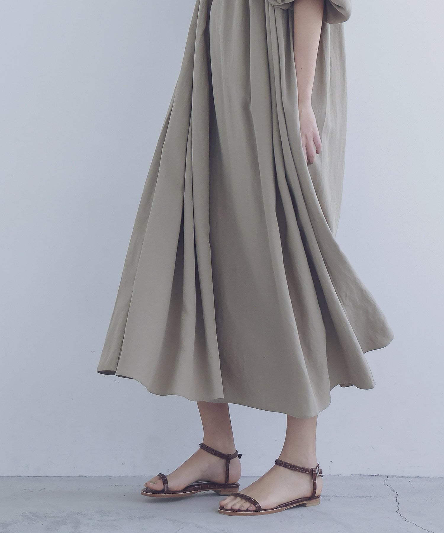 volume pleats tuck dress
