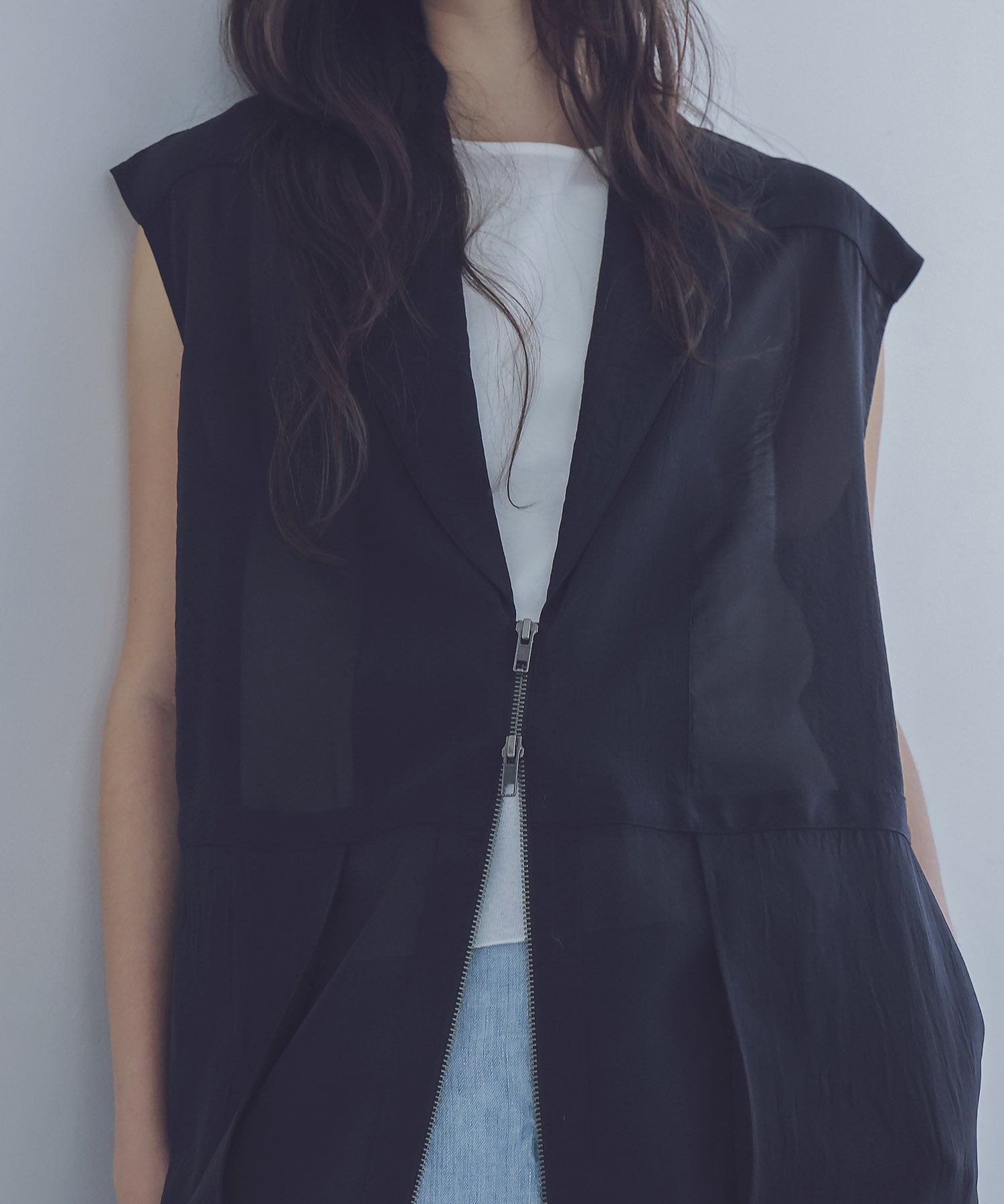 switching long gilet