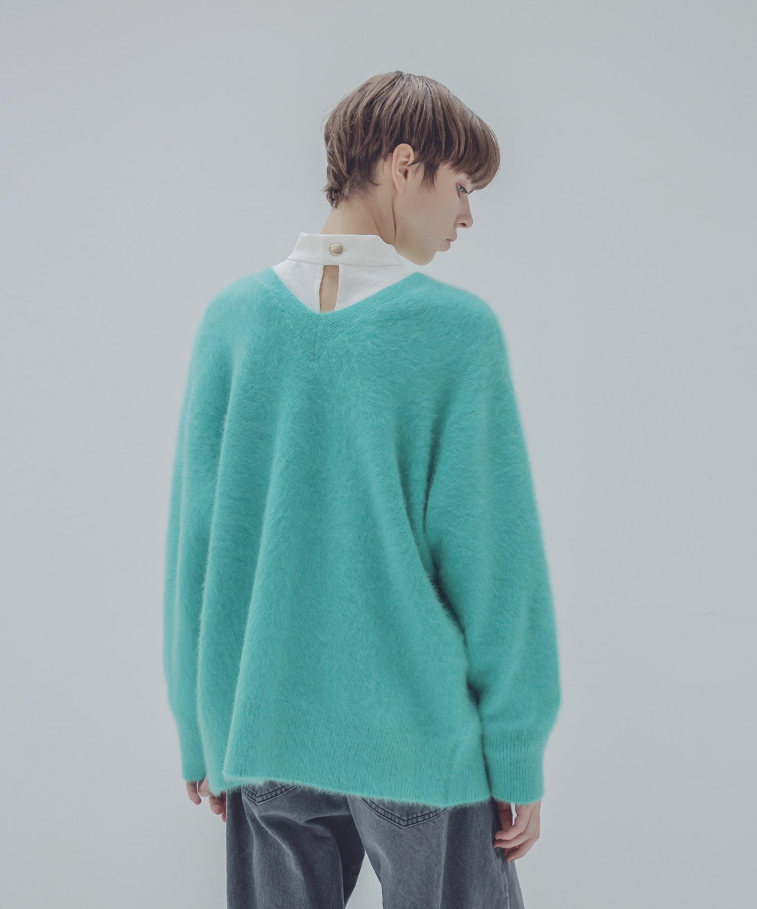 back deep Vneck pullover