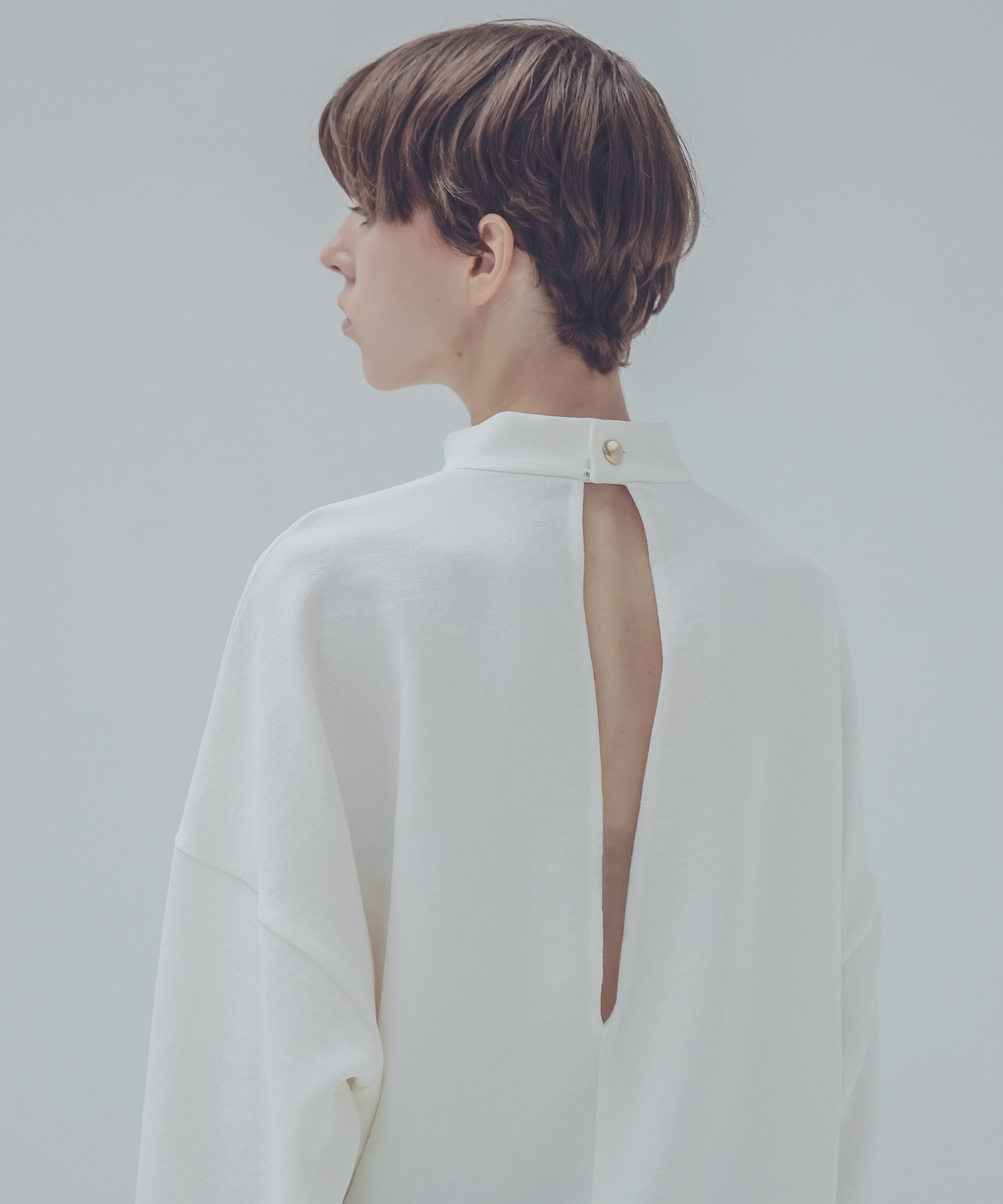 back deep Vneck pullover