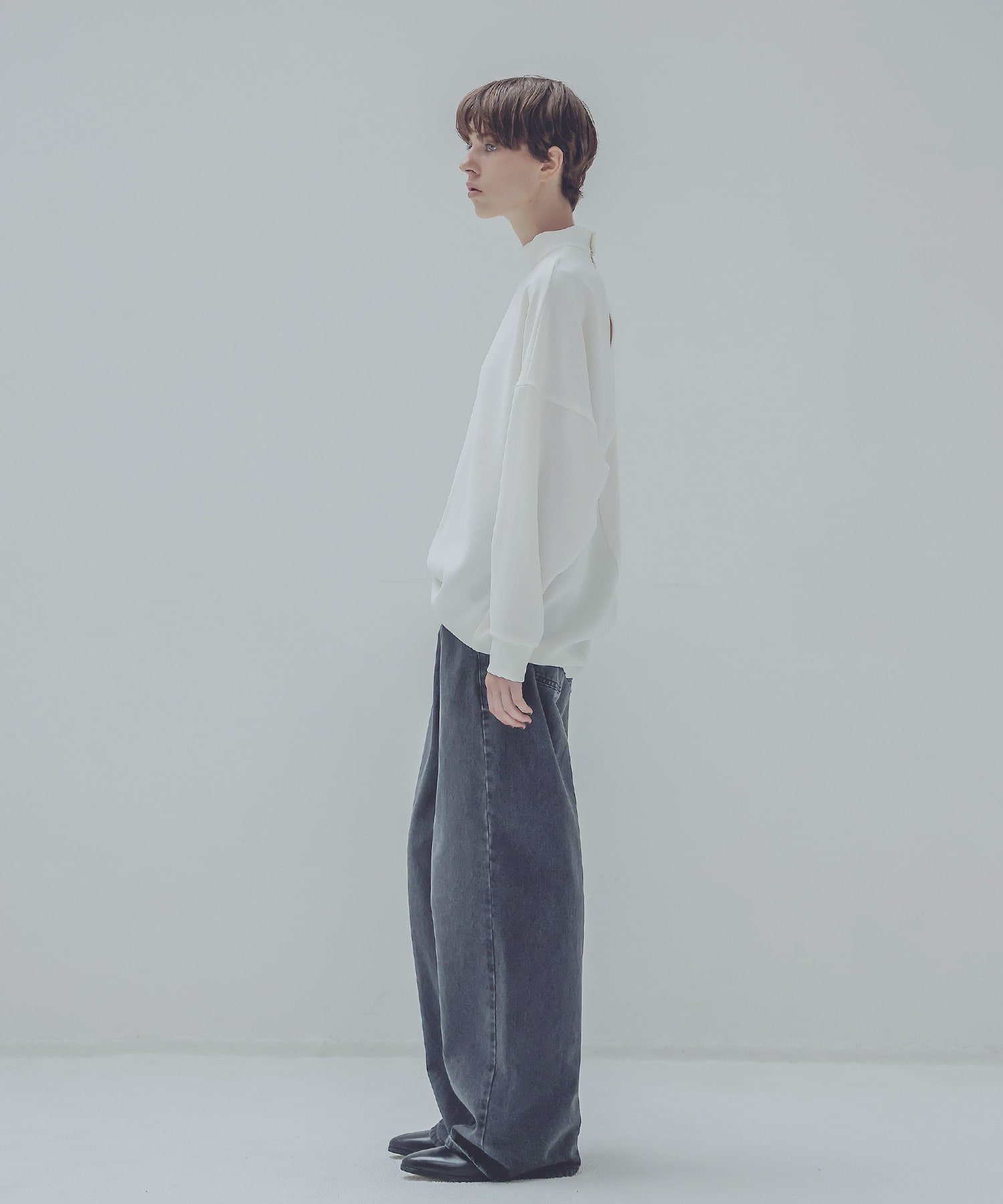 back deep Vneck pullover
