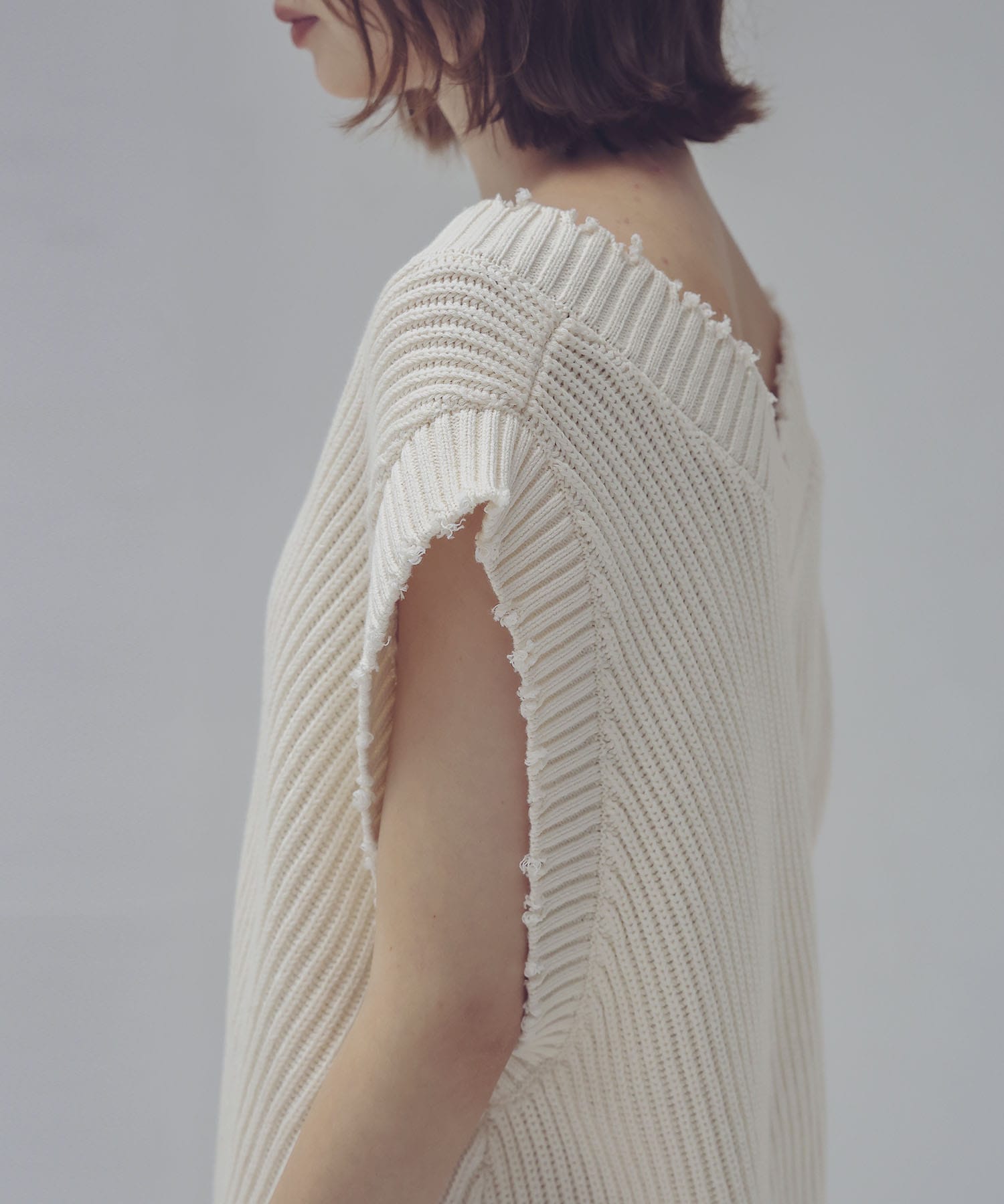 C/W diagonal damage vest
