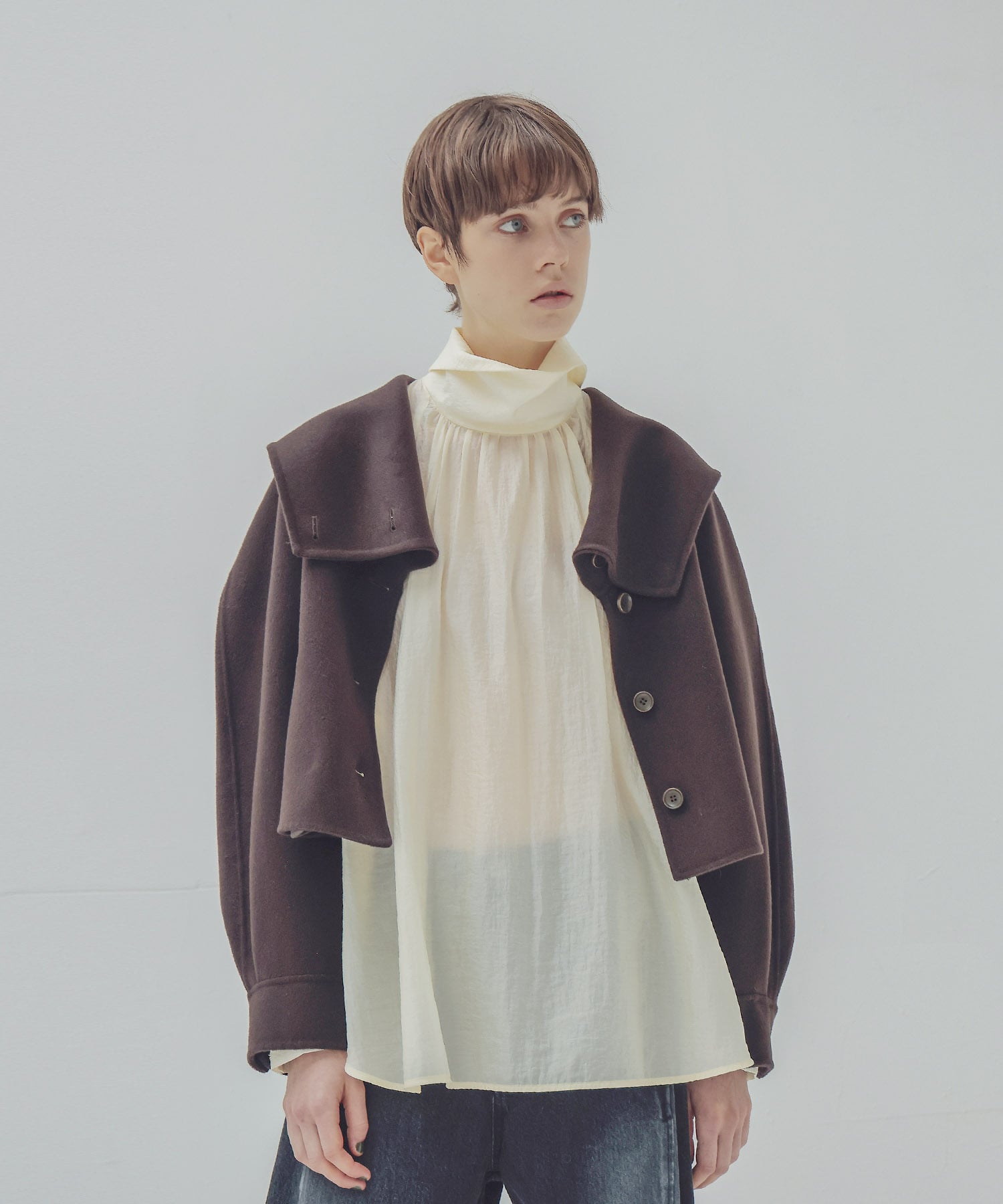 big collar rever short coat