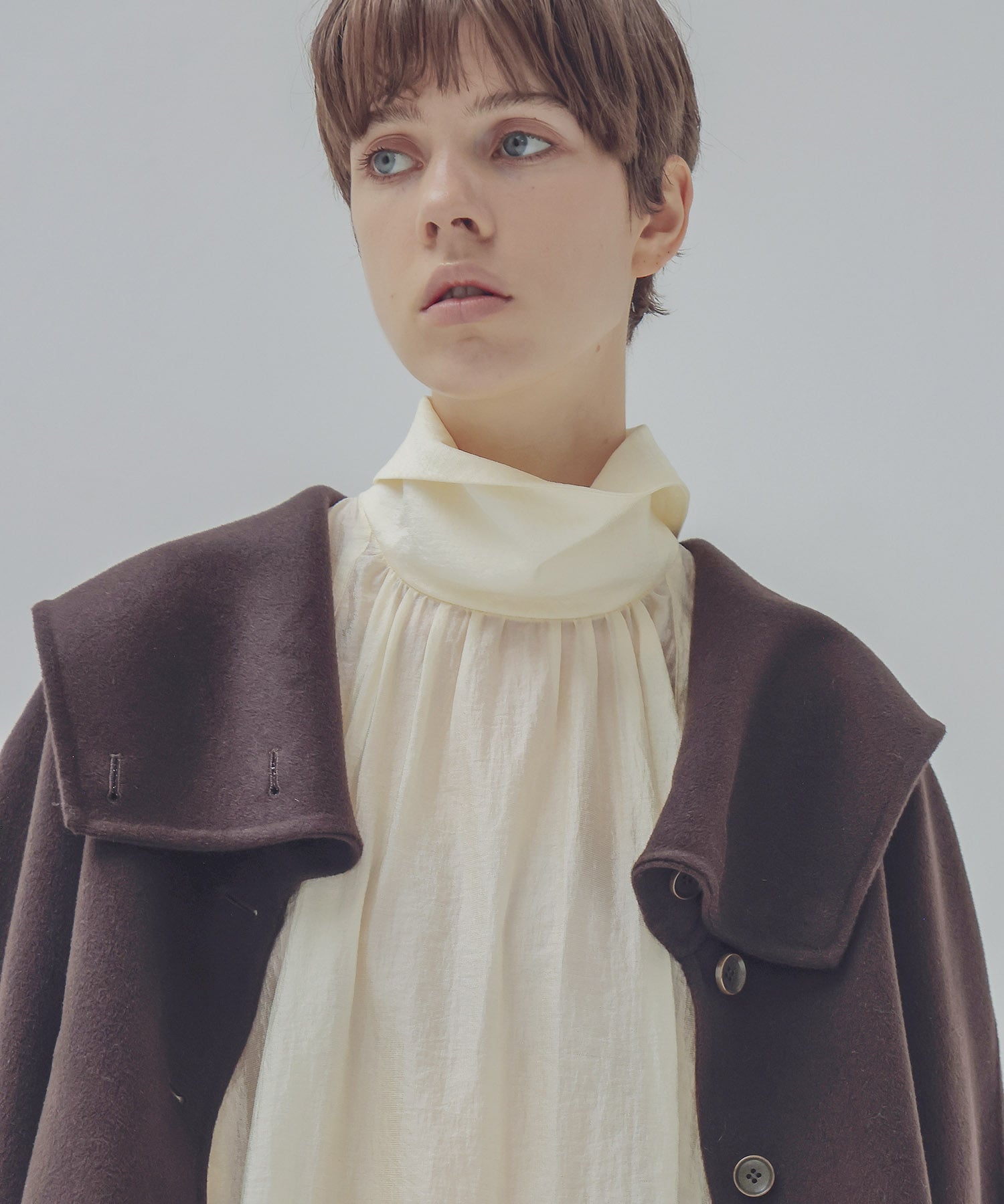 big collar rever short coat