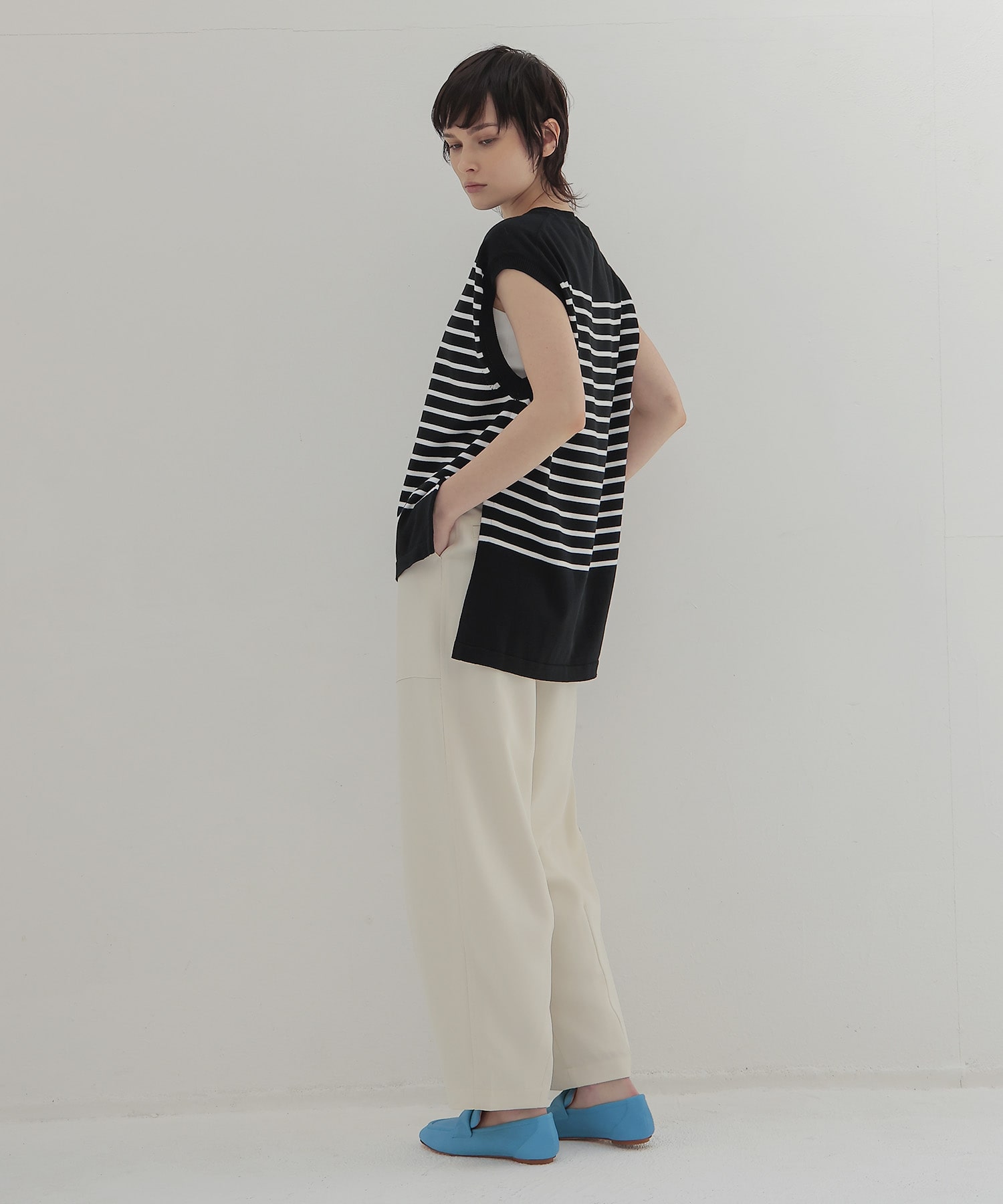 big tuck curve pants