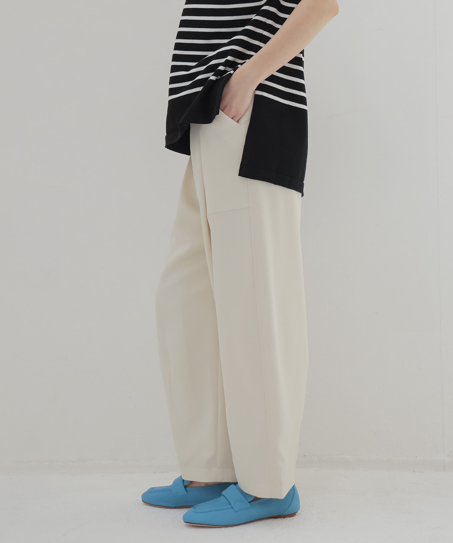 big tuck curve pants