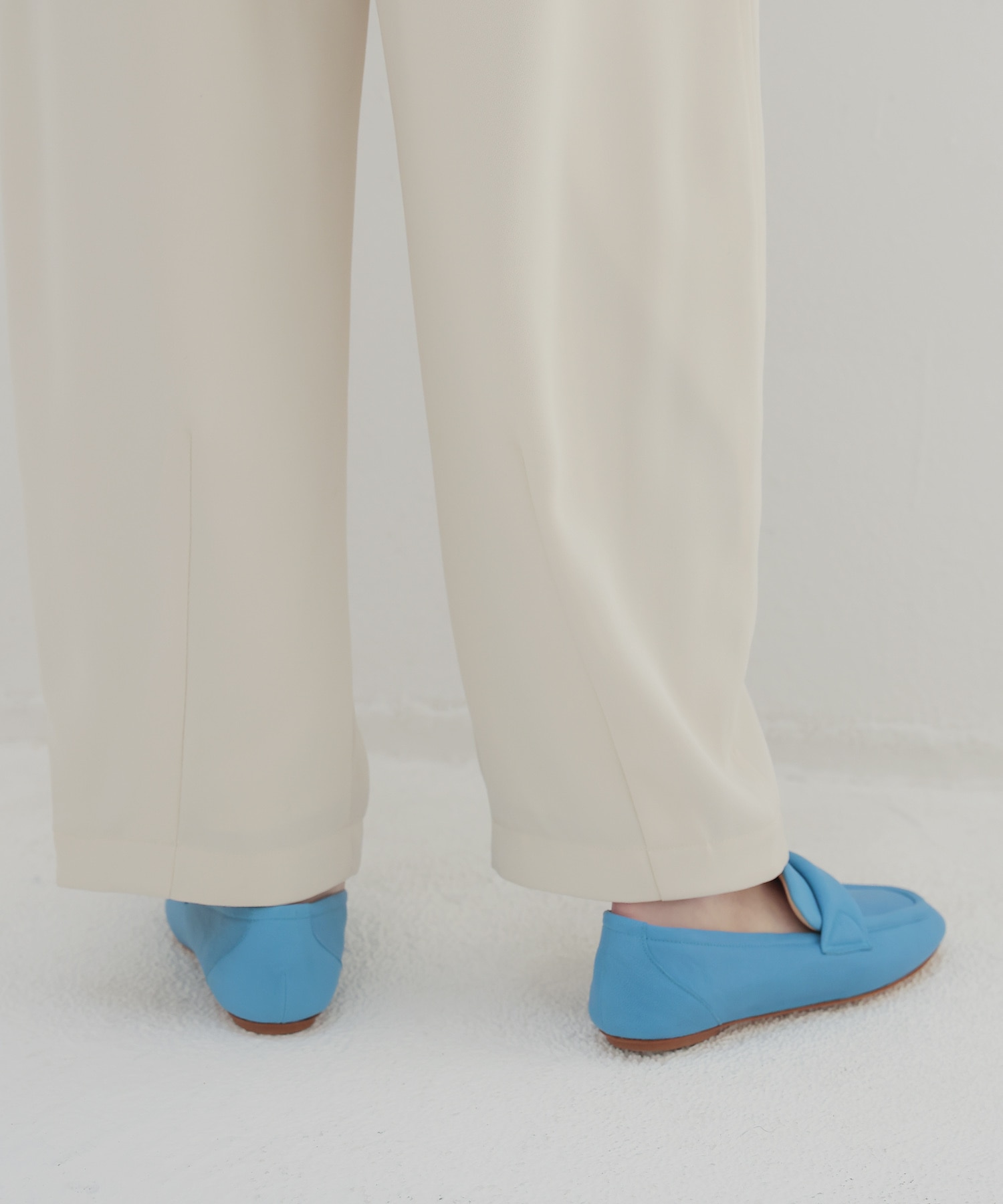 big tuck curve pants