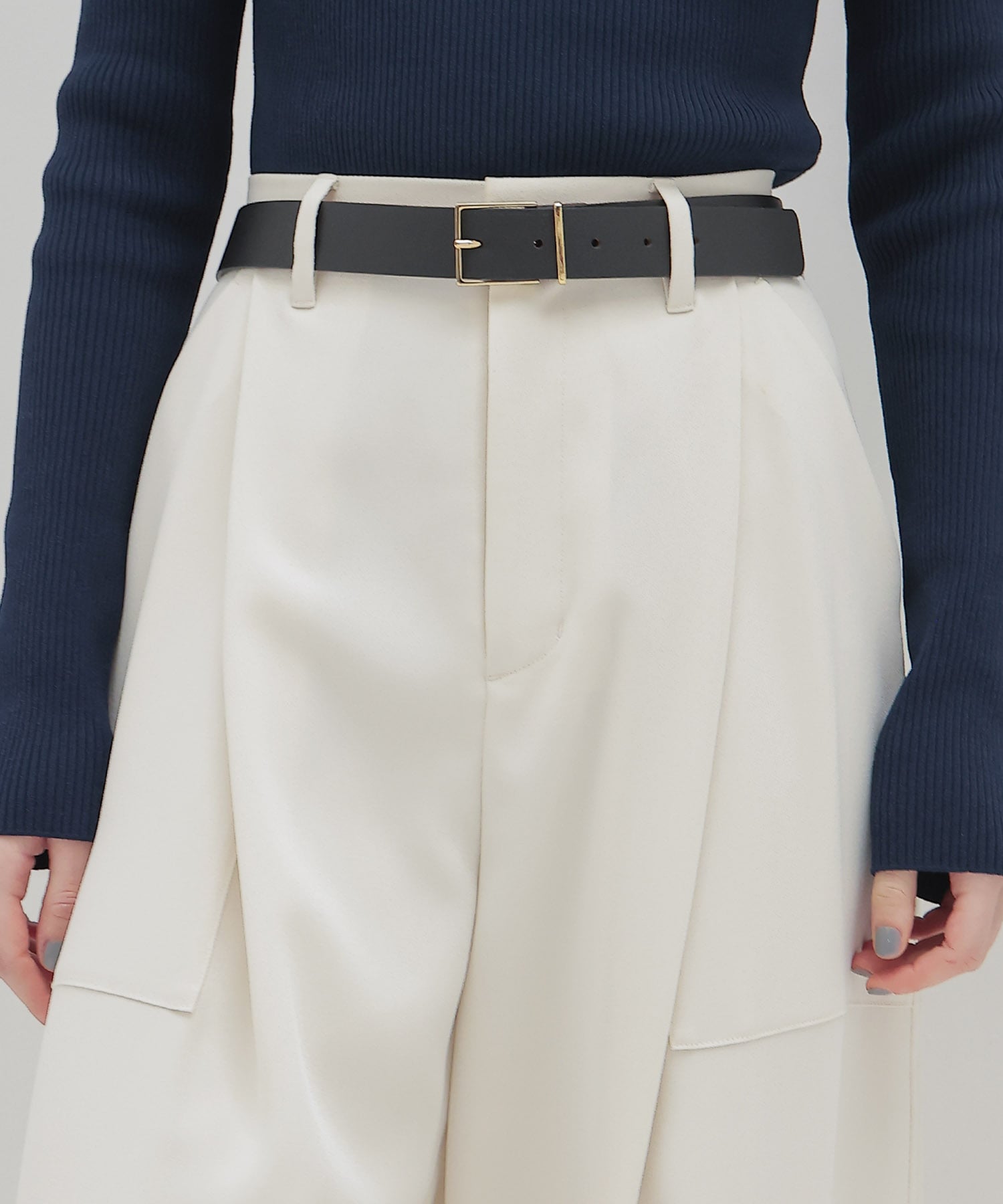 big tuck curve pants