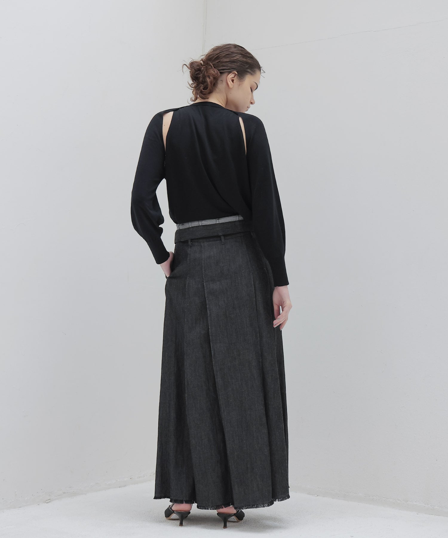 light weight denim tuck long skirt