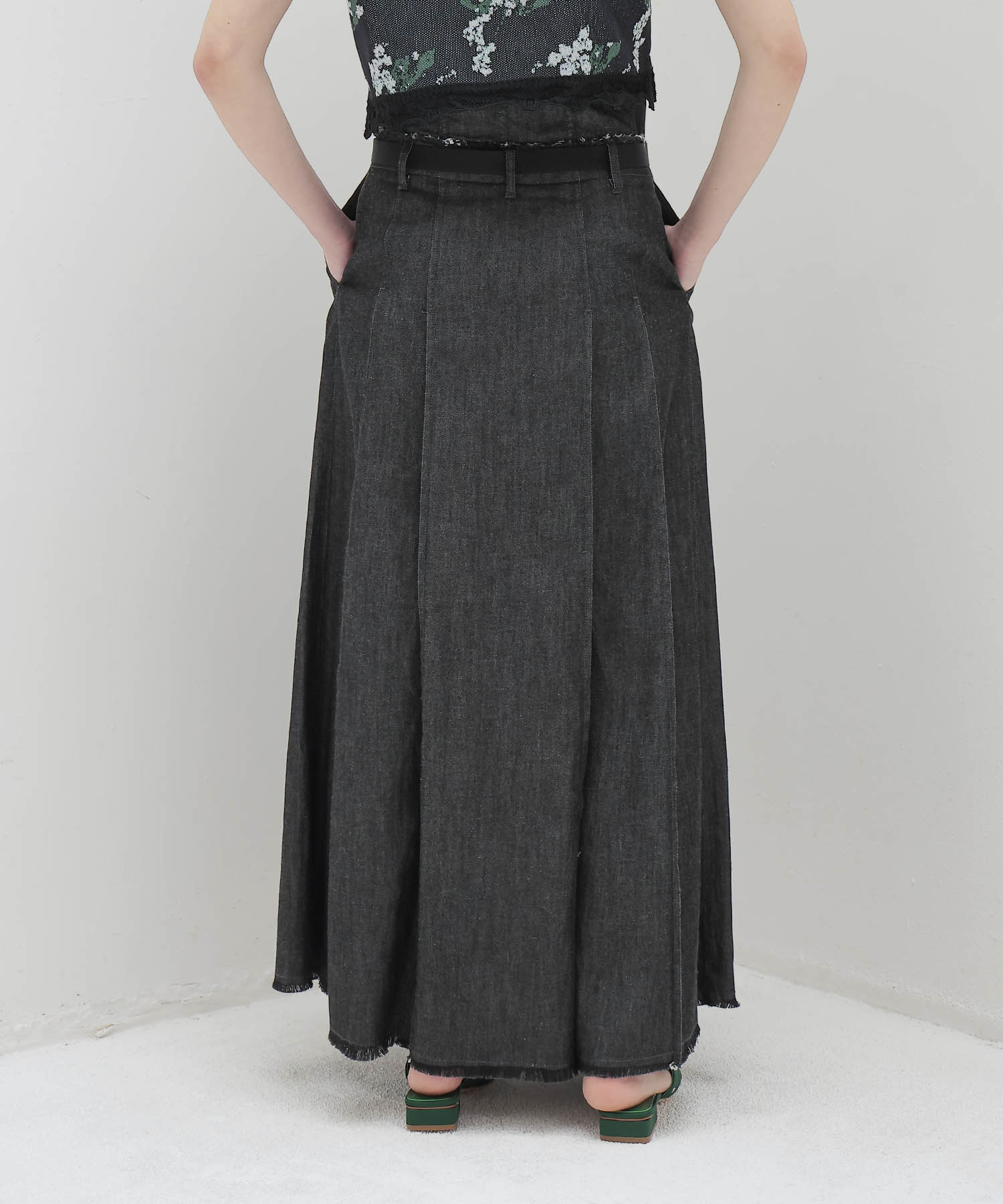 light weight denim tuck long skirt