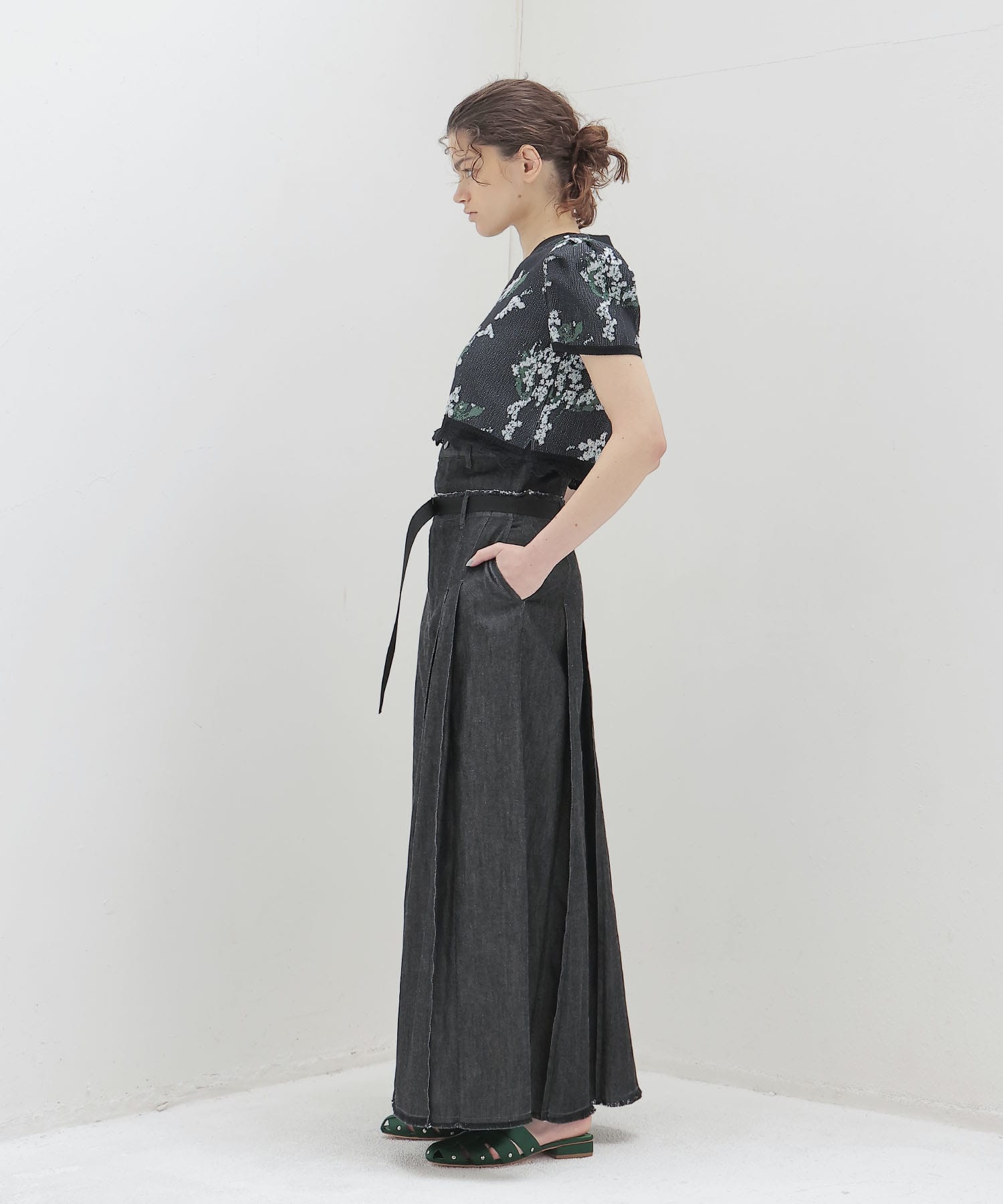 light weight denim tuck long skirt
