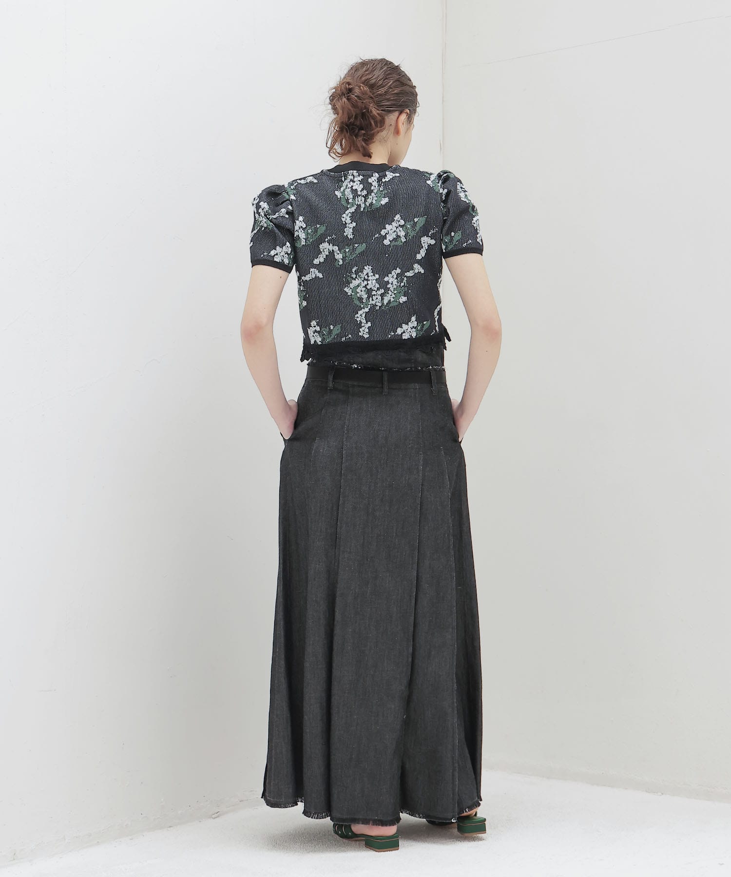 light weight denim tuck long skirt