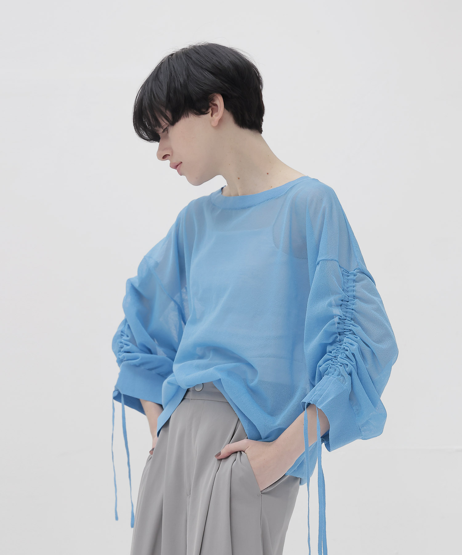 ALLONGE sheer string sleeve pull