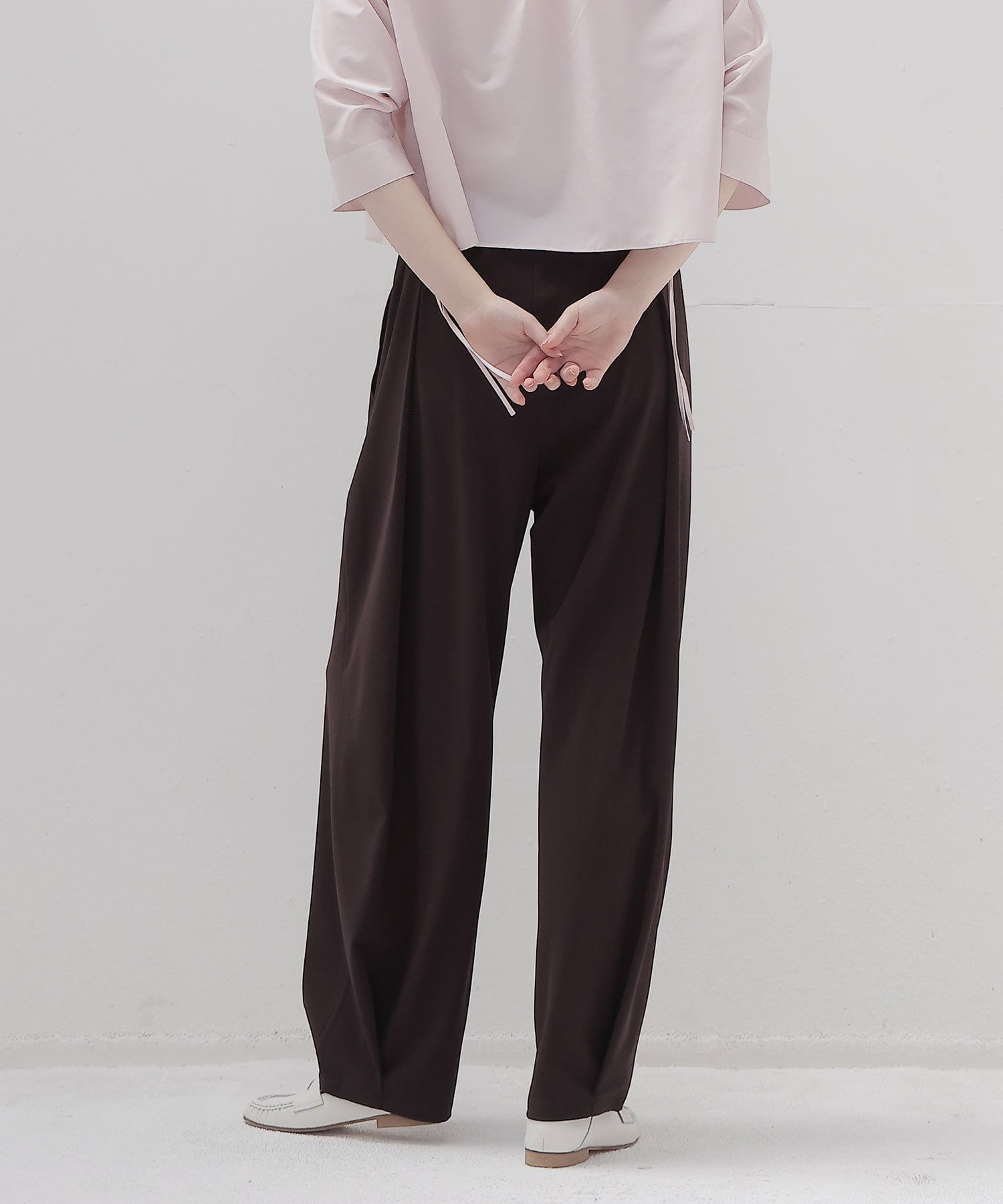 triacetate jersey carrot tuck pants