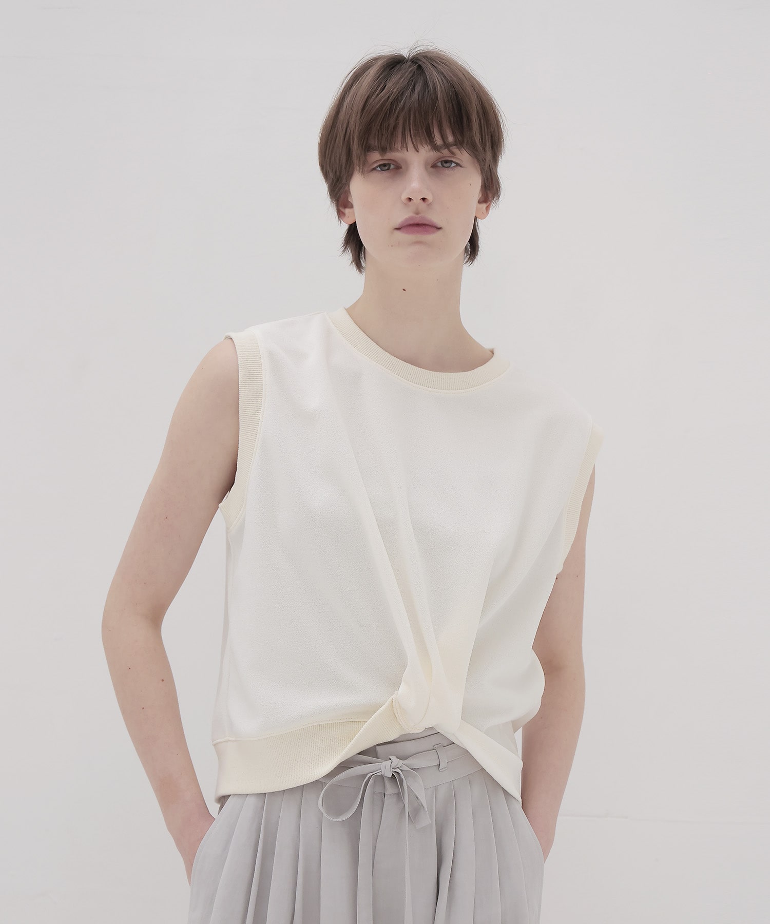 hem twist pullover