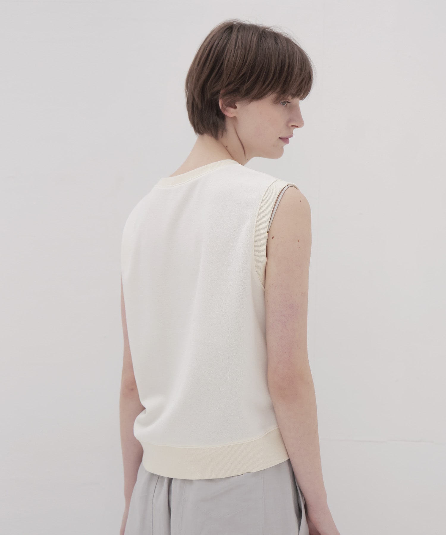 hem twist pullover