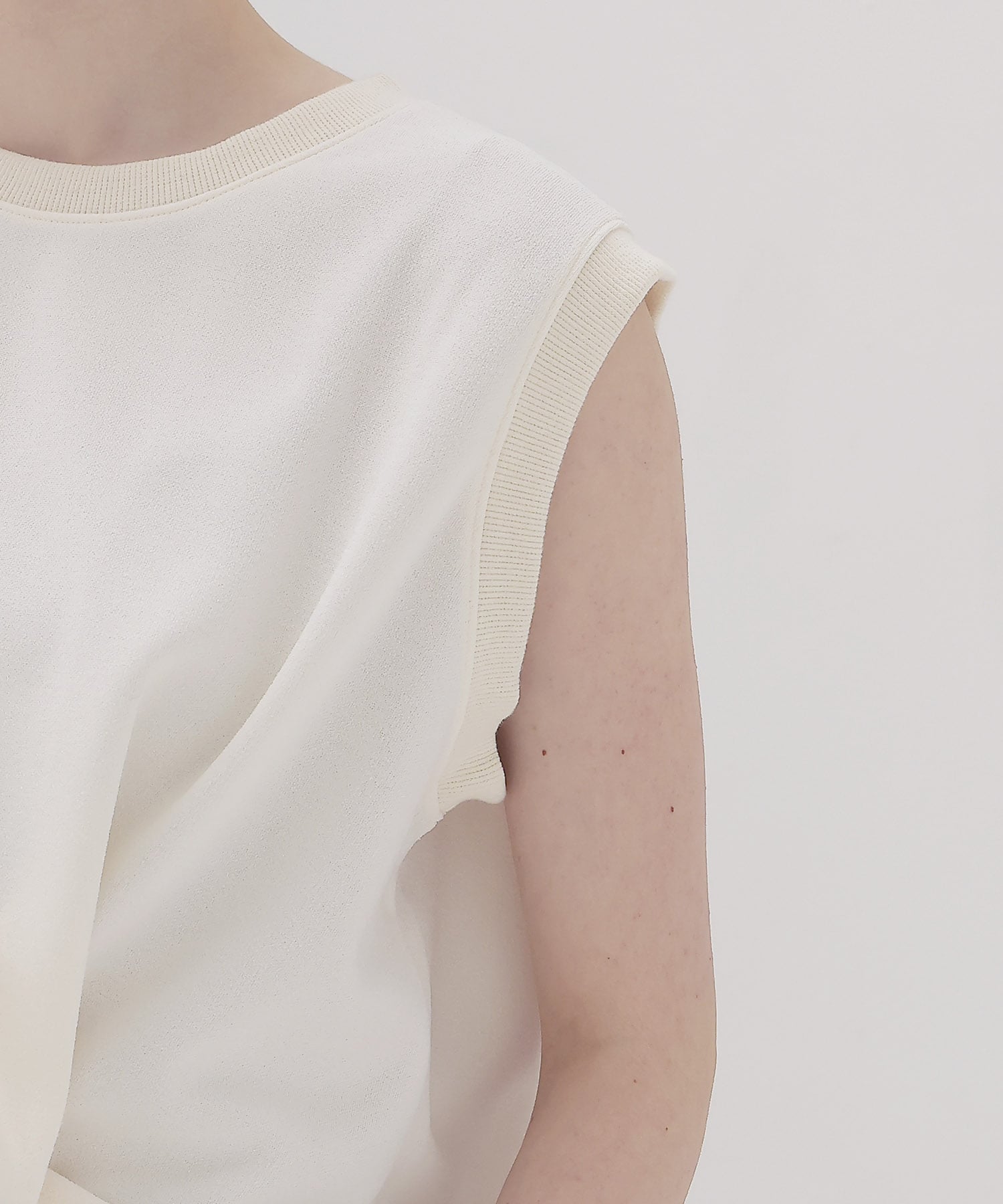 hem twist pullover