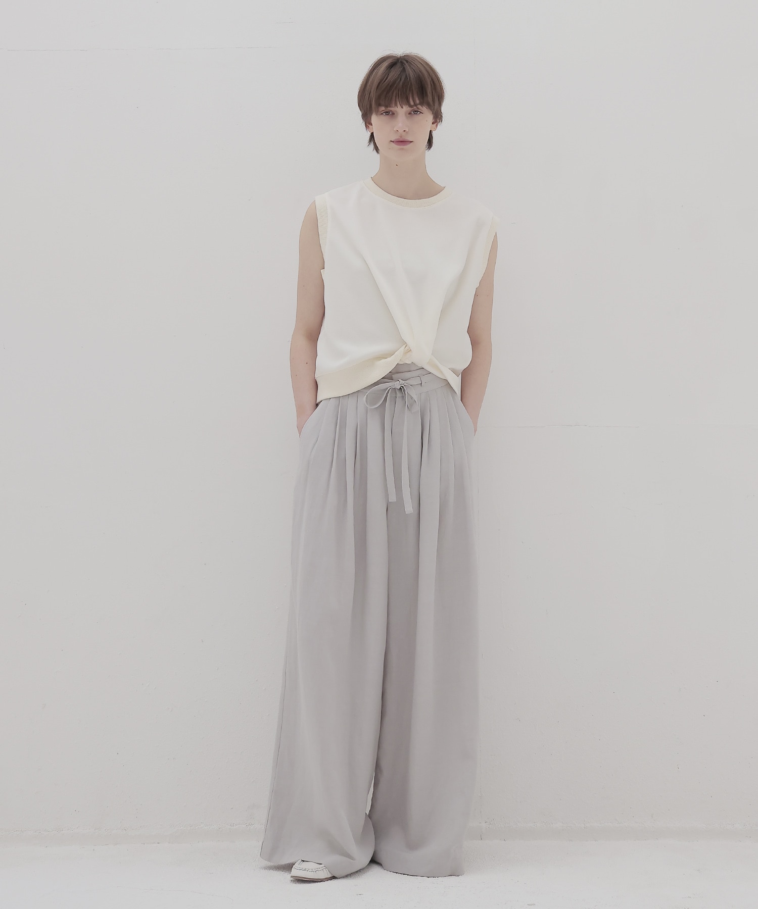 hem twist pullover