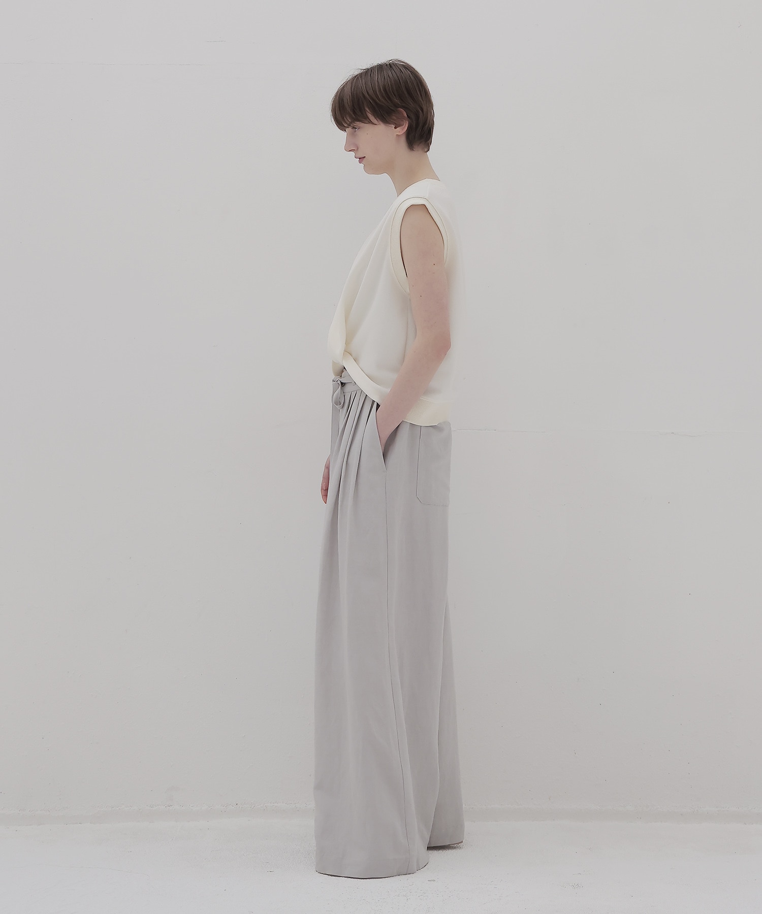 hem twist pullover