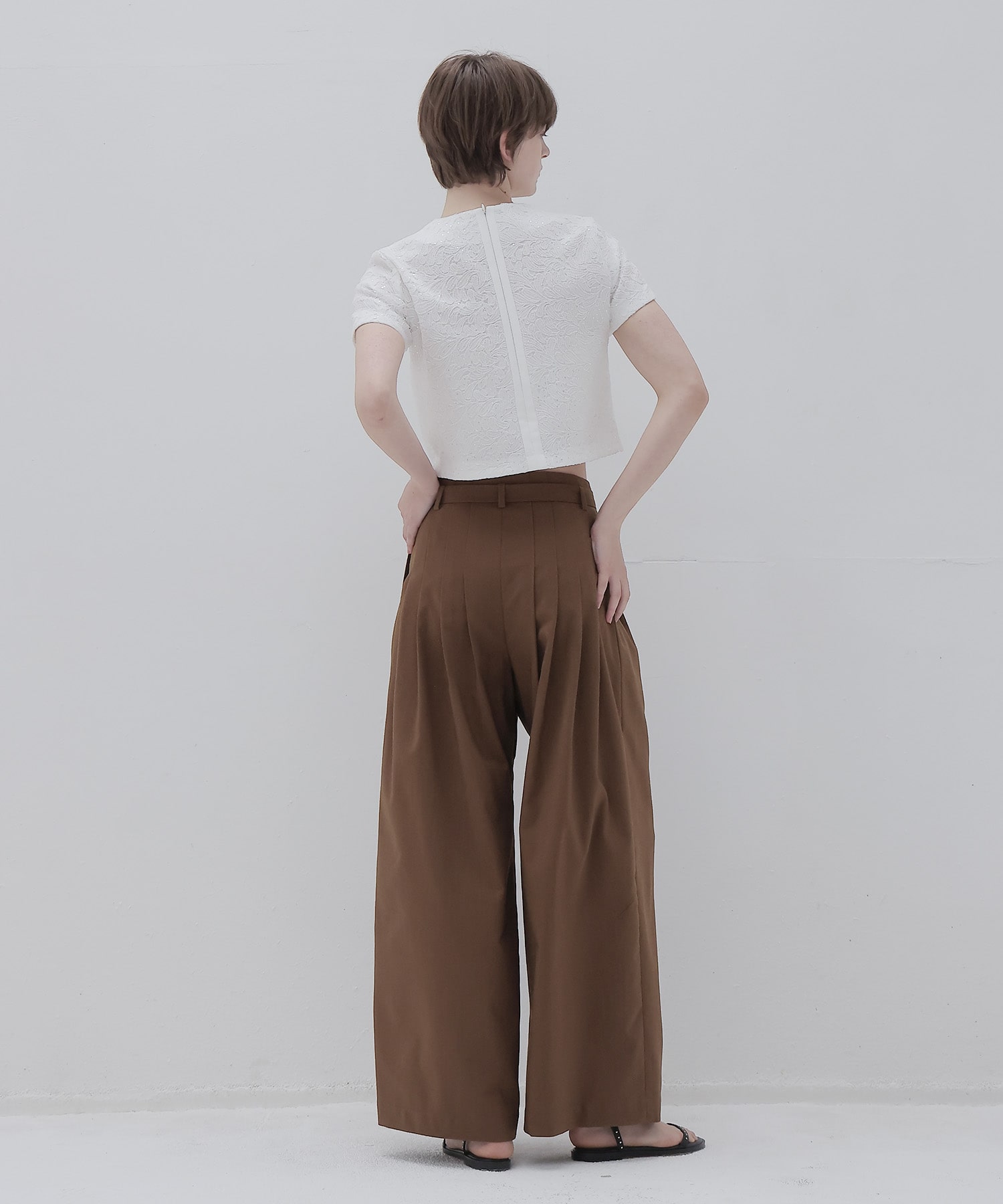 narrow belt tuck wide pants
