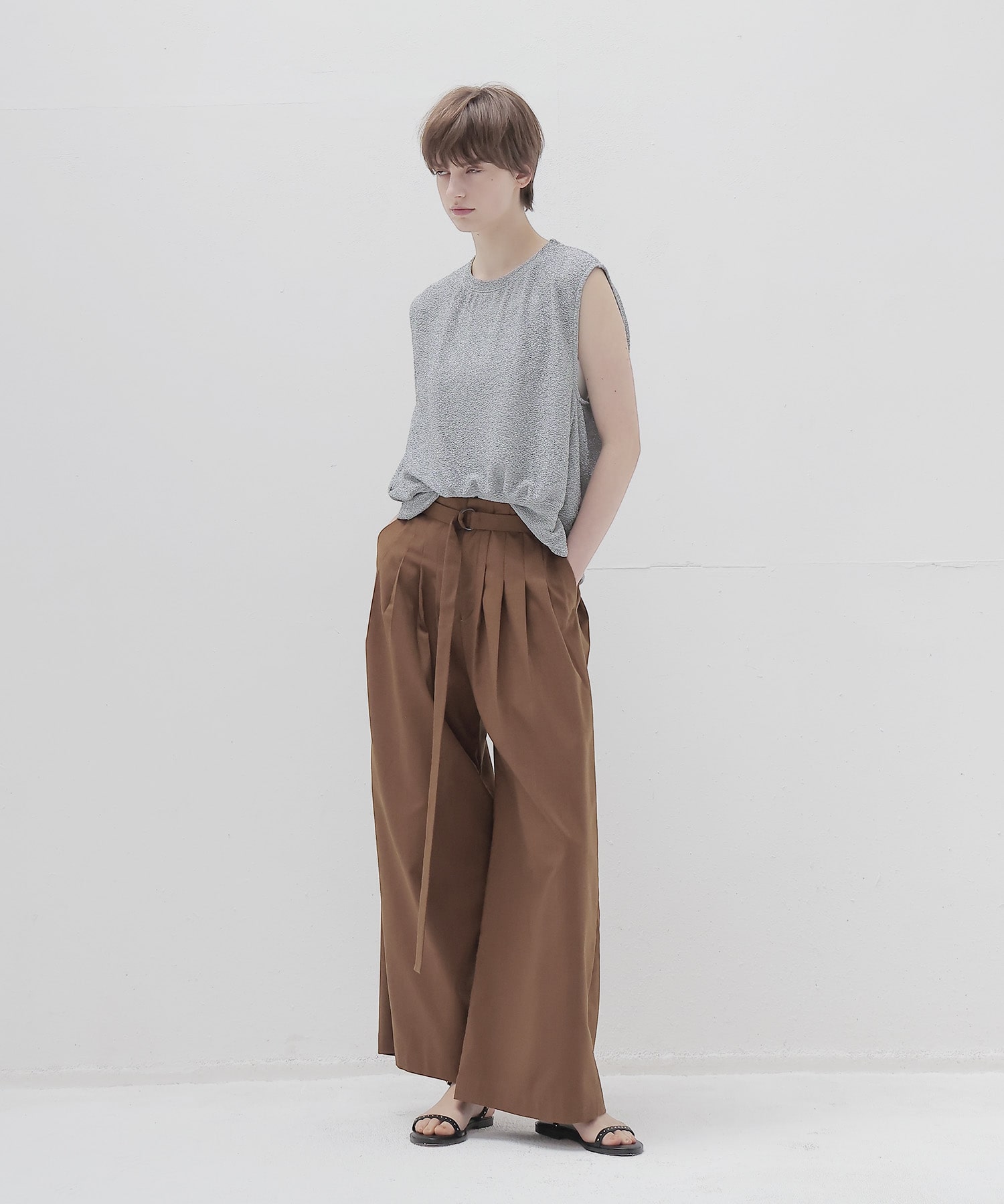 narrow belt tuck wide pants