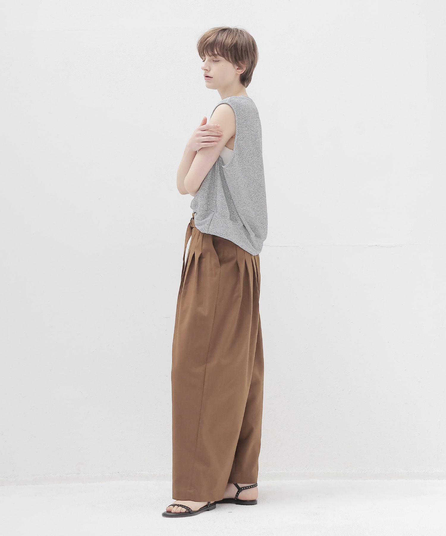 narrow belt tuck wide pants
