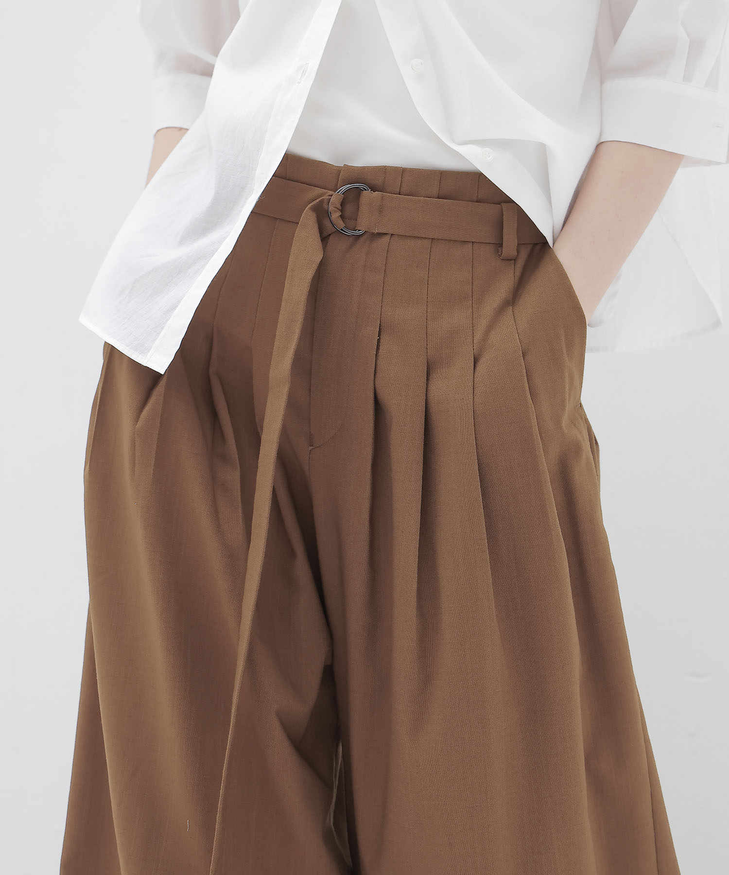 narrow belt tuck wide pants