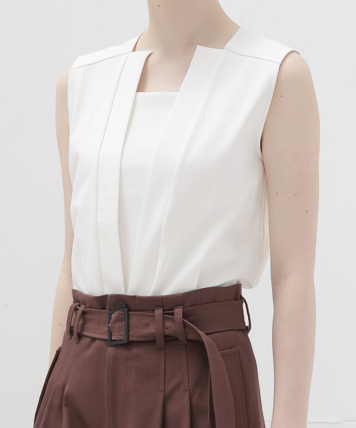 deep squre Vneck pullover