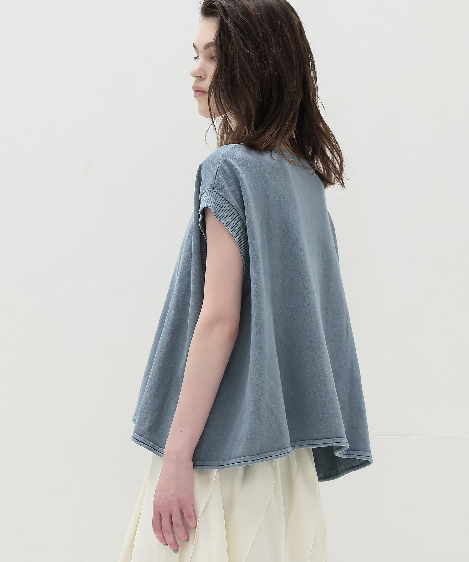stone wash over sleeveless pull