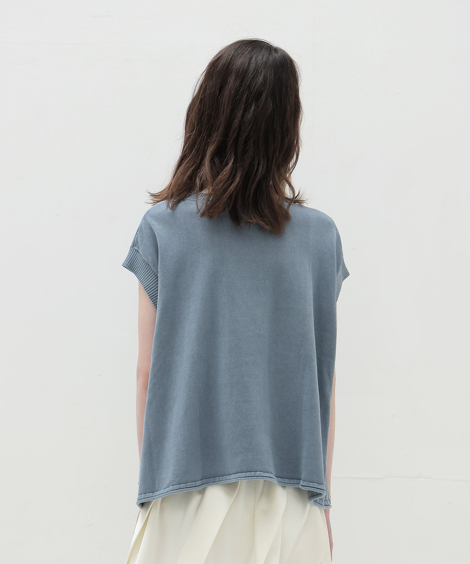 stone wash over sleeveless pull